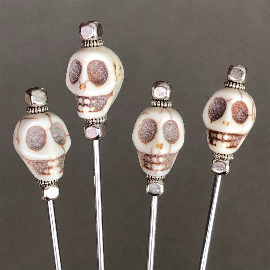Cocktail picks food picks white/cream stone skull with Etsy.de