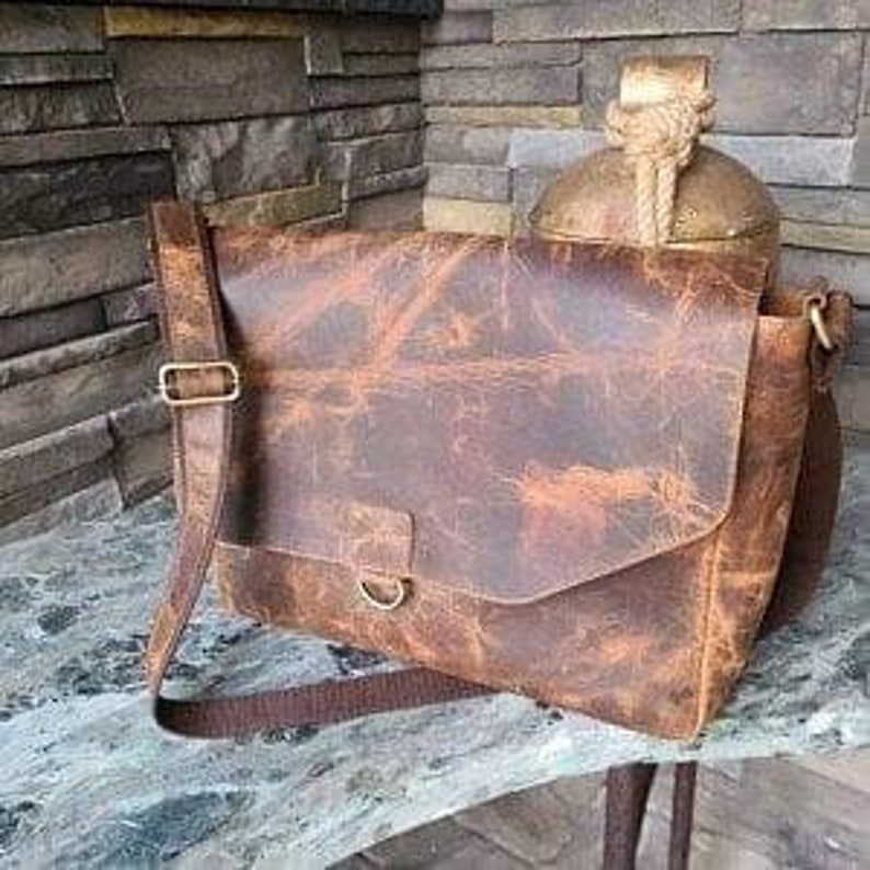 Vintage läderväska, handväska med handtag, axelväska, messengerväska, crossbodyväska damväska i läder, tre storlekar bild 2