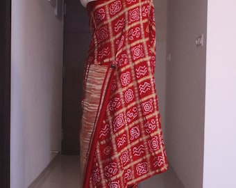 Gharchola di pura seta Gajji rosso Bandhani Saree