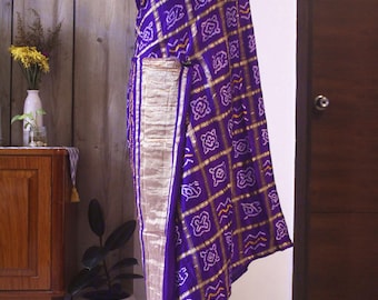 Gharchola di pura seta Gajji viola Bandhani Saree
