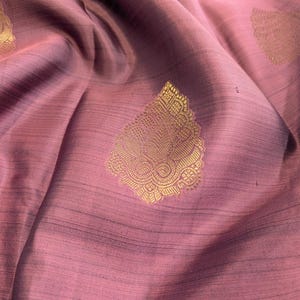 Close up of boota of kanjivaram silk with 2 gram gold zari detail