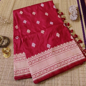 Deep Red Banarasi Handloom Katan Silk Konia Saree