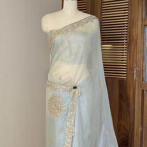 Sari hecho a mano de organza de tejido verde mar Gota Patti