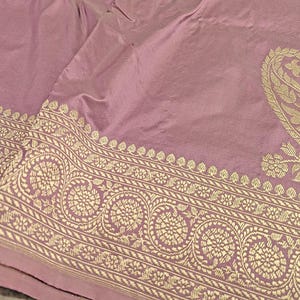 English Rose Banarasi Handloom Katan Silk Konia Saree