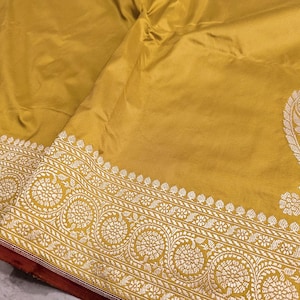 Mustard Banarasi Handloom Katan Silk Konia Saree