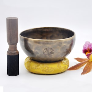 Palm size singing bowl made on full moon night-5 inches Diameter Handmade singing bowl from Nepal-Chakra healing Tibetan singing bowl