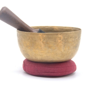 Thadobati Singing Bowl (6 inches): Handmade Nepal Healing Bowl with Mallet & Cushion