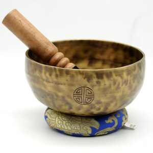 Full Moon Energy Handmade singing bowl-6 inches Diameter Tibetan singing bowl-Best for healing and Meditation, Yoga bowl, Balance chakra