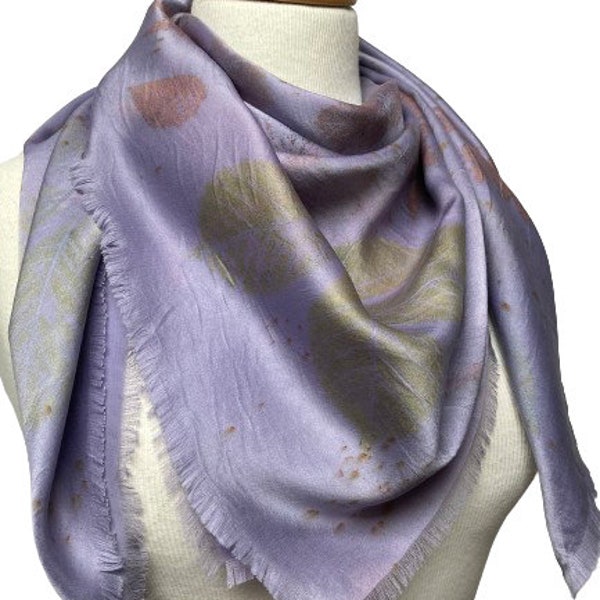 Ecoprint zacht lila  satijnen zijden sjaal , Silk Sjaal, Wrap Leaf Patroon Sjaal, Hand Gedrukte Zijde, Hand Geverfd Cadeau