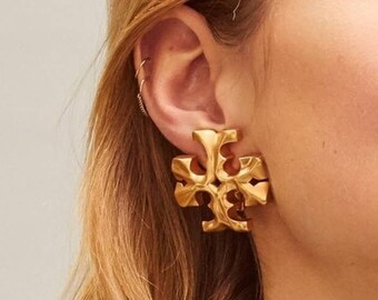Tory Burch Roxanne Clip on Logo Earrings Statement NWT Gifts - Etsy Singapore Tory Burch Roxanne Clip on Logo Earrings Statement NWT Gifts - Etsy Singapore