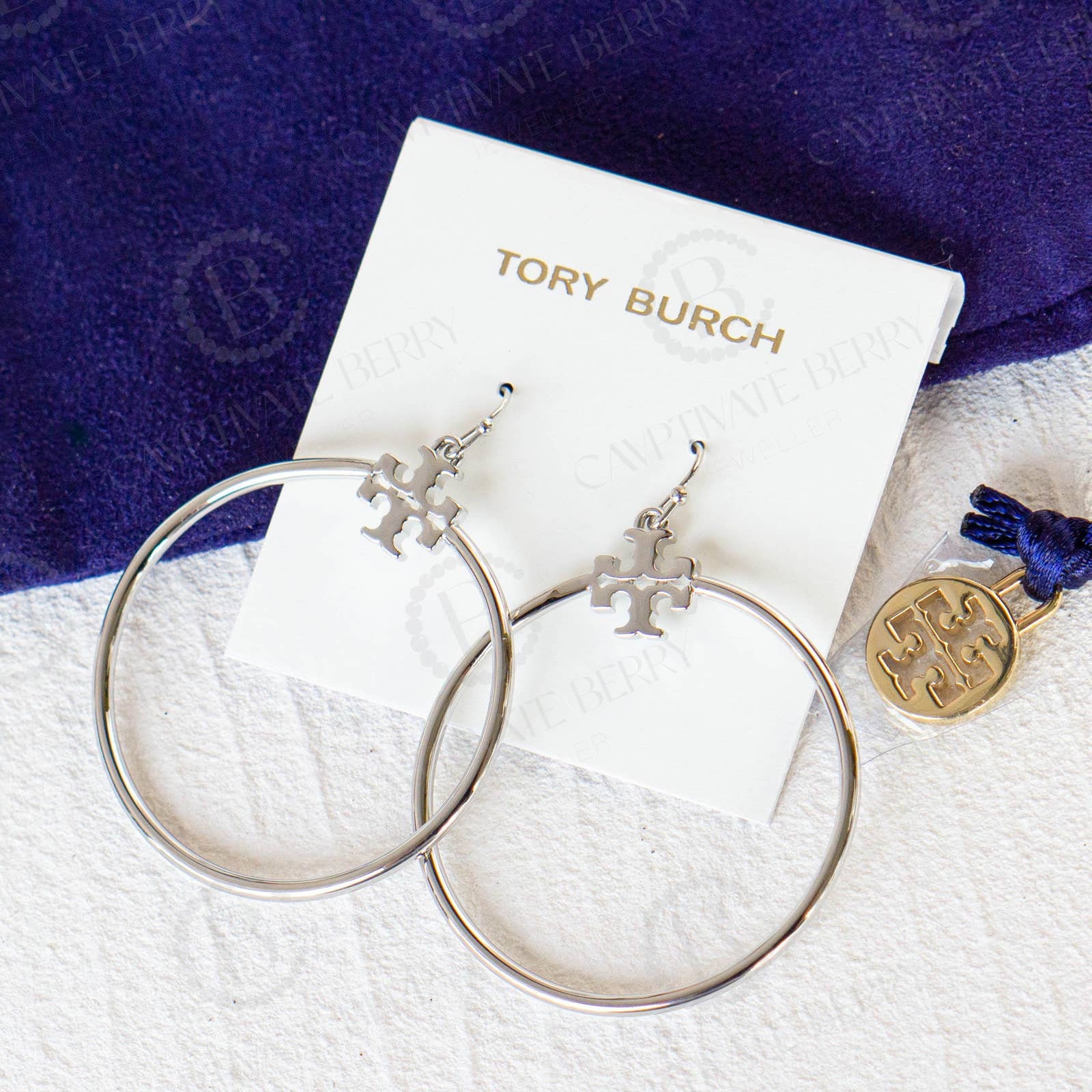 Tory Burch Stacked-t Logo Hoop Earrings Silver NWT Gifts - Etsy Hong Kong Tory Burch Stacked-t Logo Hoop Earrings Silver NWT Gifts - Etsy Hong Kong