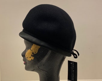 Exquisito sombrero vintage de fieltro de lana negra estilo ecuestre de los años 60 / Sombrero tipo colmena para mujer / Hecho en Bélgica / ¡Estilo europeo!