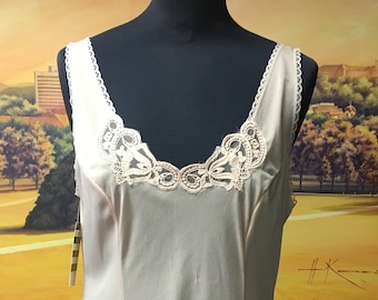 Women's Vintage Lace Trim Women's 70's Full Slip | Peach Coloured | Size 12