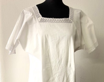 Charming Women's Nightgown | Vintage 40's Silhouette | Cotton with  Lace trim | Size M