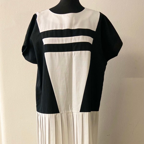 Vintage 80's Drop-Waist Summer Dress in Blue and White | Pleated Skirt | Size 16