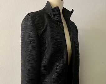 Vintage 1990s Women's Black Skirt Suit in Unique Textured Fabric | Versatile Stylish Vintage Suit | Size 14