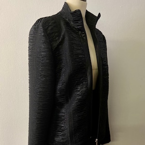 Traje de falda negro vintage de los años 90 para mujer en tejido texturizado único / Traje vintage versátil y elegante / Talla 14