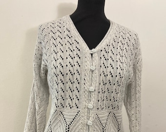 Unique Women's Vintage 90s Sweater | White Yarn long-Sleeved knitted Top | Size S/M