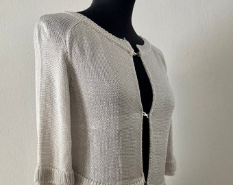 Einzigartiger Vintage-Pullover für Damen | Weißes, kurzärmliges Oberteil aus Satingarn | Größe S