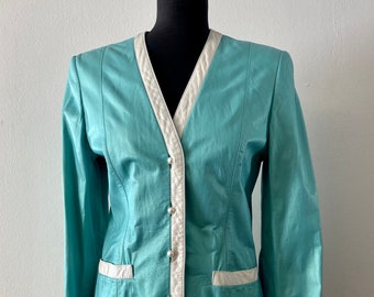 Stilvolle Damen-Leder-Vintage-Jacke von Escada Margertha Ley | Blaugrün mit weißem Rand | EU 36
