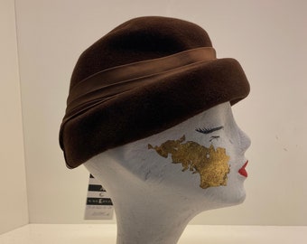 Vintage 1960s Brown Felt Hat with Satin Trim | Retro Ladies Pillbox Hat | Perfect for Movie Costumes