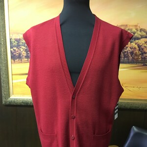 Classic Vintage Mens Size L Red Knit Wool Vest | Button Front Sleeveless Sweater