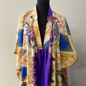 Women&#39;s 80s Vintage Caftan | A Timeless Classic Perfect for Lounging and Beach Getaways | one size
