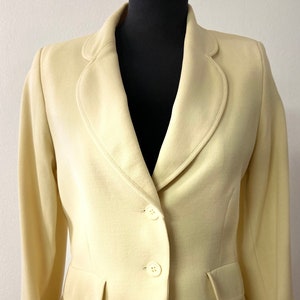 Chic, Women&#39;s Vintage 90s Cropped Blazer | Off White Fitted Italian Tailored Jacket | Size US 8
