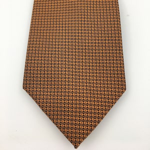 Sophisticated Men&#39;s Designer Tie | Hugo Boss Gold Silk Necktie with Black Detailing