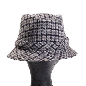 Klasyczny wełniany kapelusz typu bucket hat z lat 60. w stylowym szarym kolorze | Klasyczny męski kapelusz wiejski