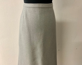 Classic Women's Vintage 80s Dove Grey Pencil Skirt | Heavy Wool | Size S/M