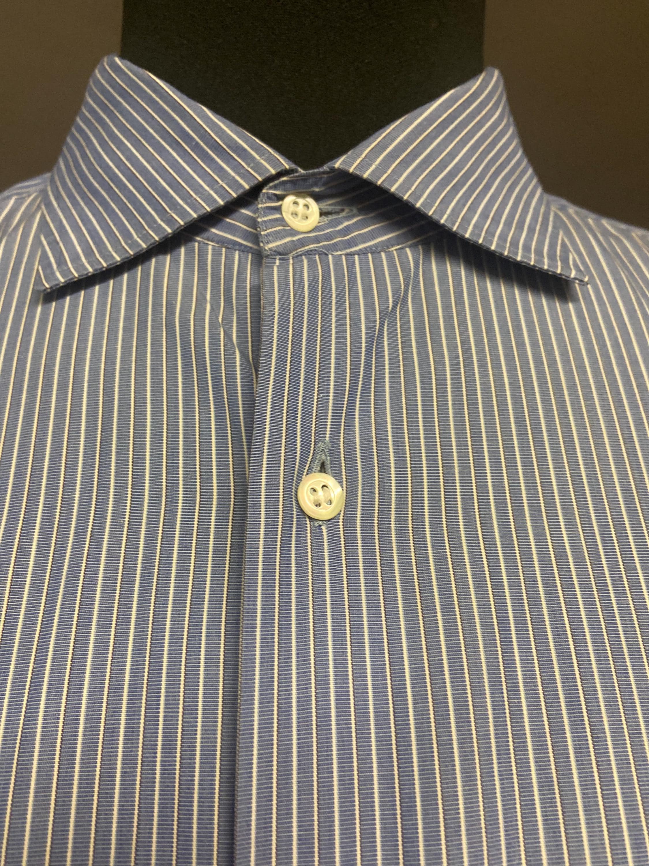 Timeless Men's Vintage cotton shirt by Giorgio Armani Blue with white pinstripes French Cuffs Size 16.5/42