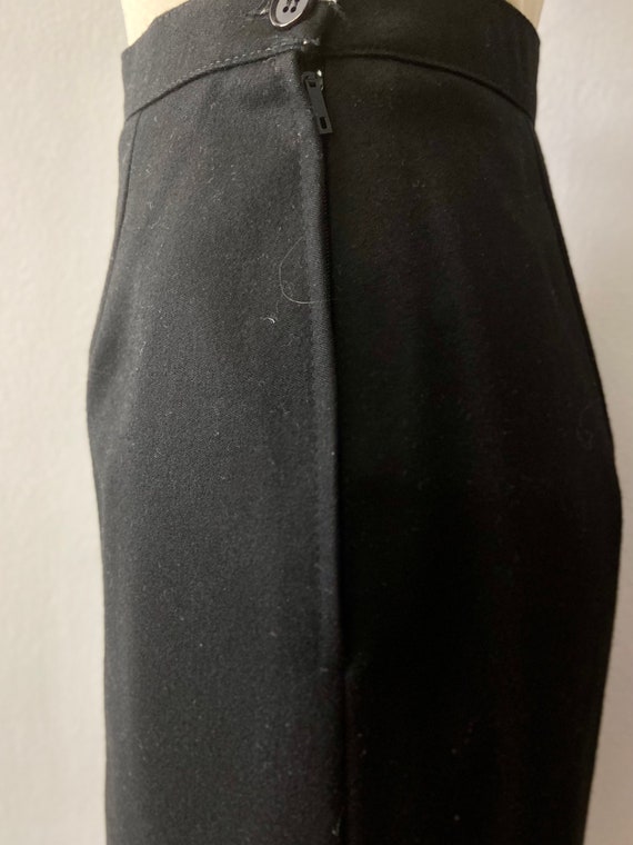 Elegant Women's 80's Vintage Midi Skirt | Black W… - image 2