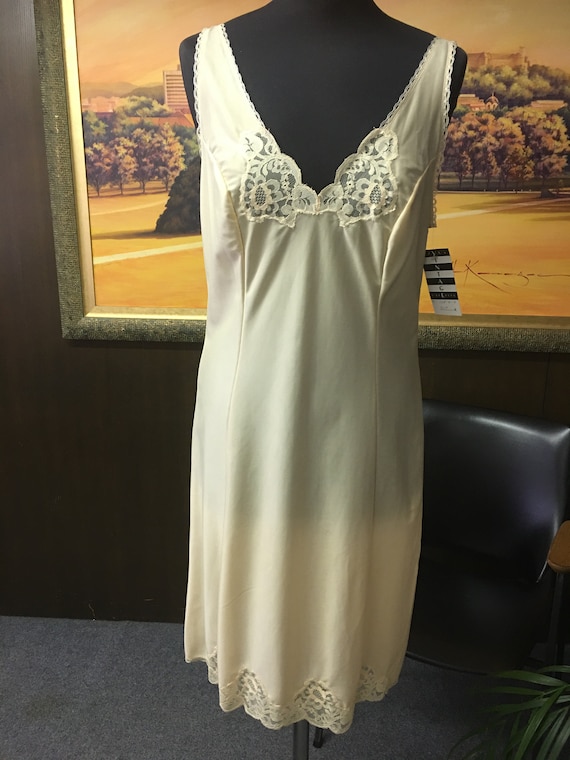 Women's Vintage Beige Full Slip Ideal Undergarment for Any Outfit