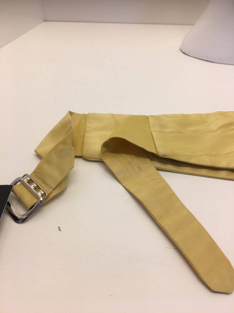 silk yellow hued cummerbund formal accessory Men/'s Vintage cummerbund