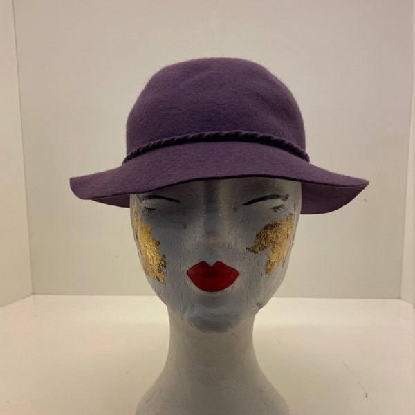 Women's Vintage Hat | Elegant 70s Purple Felt Upturned Brim Hat