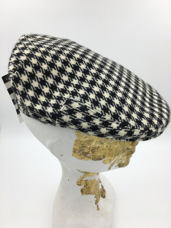 Men's Cap Wool Flat Cap, in Hounds Tooth Black and White Print