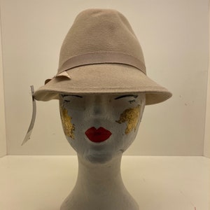Retro Women's Vintage Hat | Elegant Beige brimmed hat | 80s Women's Hats
