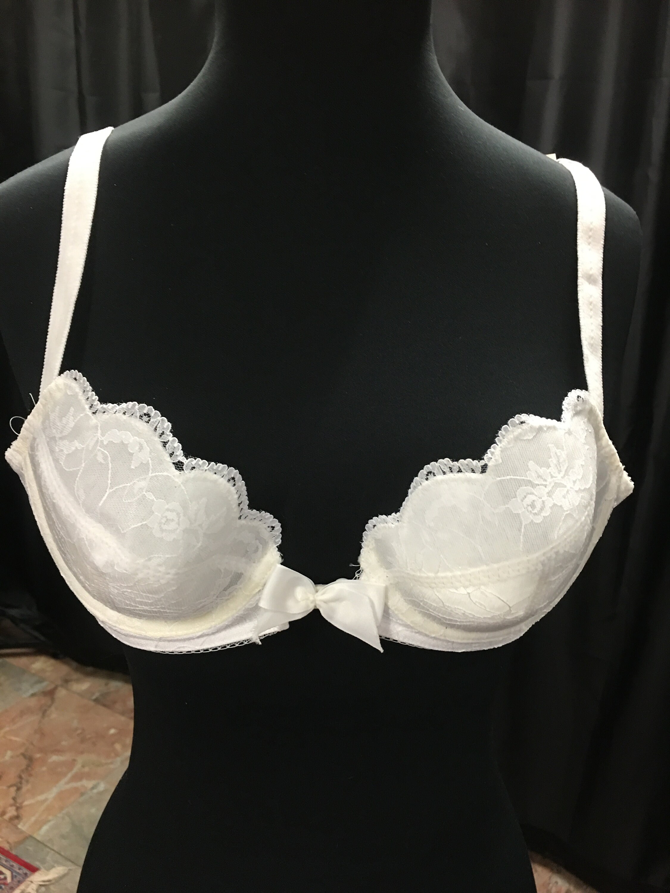 Vintage 80s Lacy Bra Sexy Women's Underwire Front Closure Size 80 B -   Israel