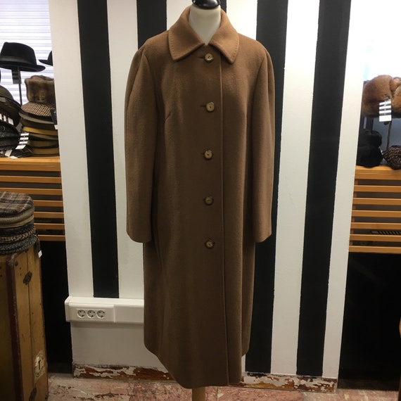 Women's 80's Vintage coat | Classic cut coat | Cam