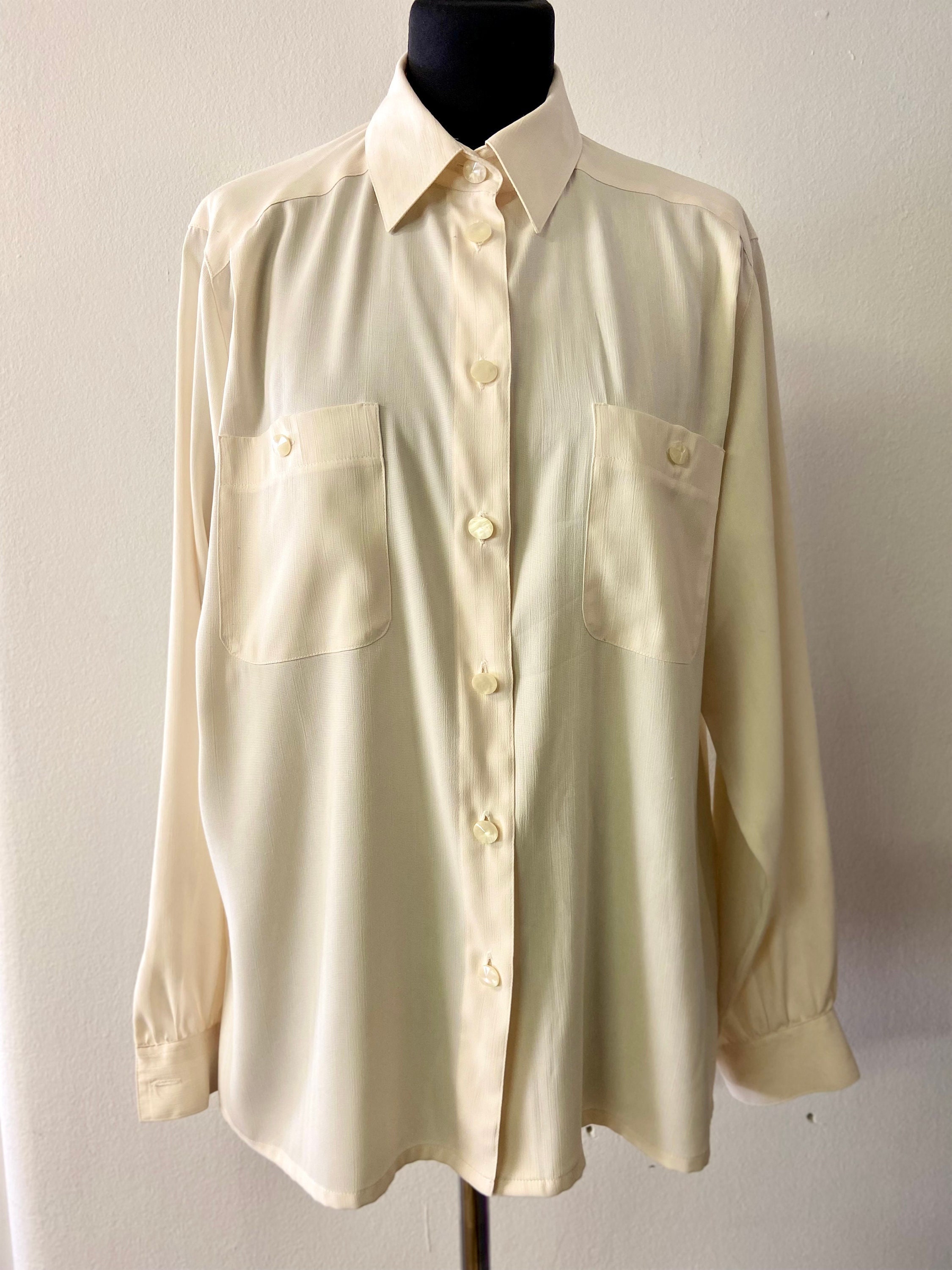 Chic Womens Vintage Collared Shirt Egg Shell Hued Button 