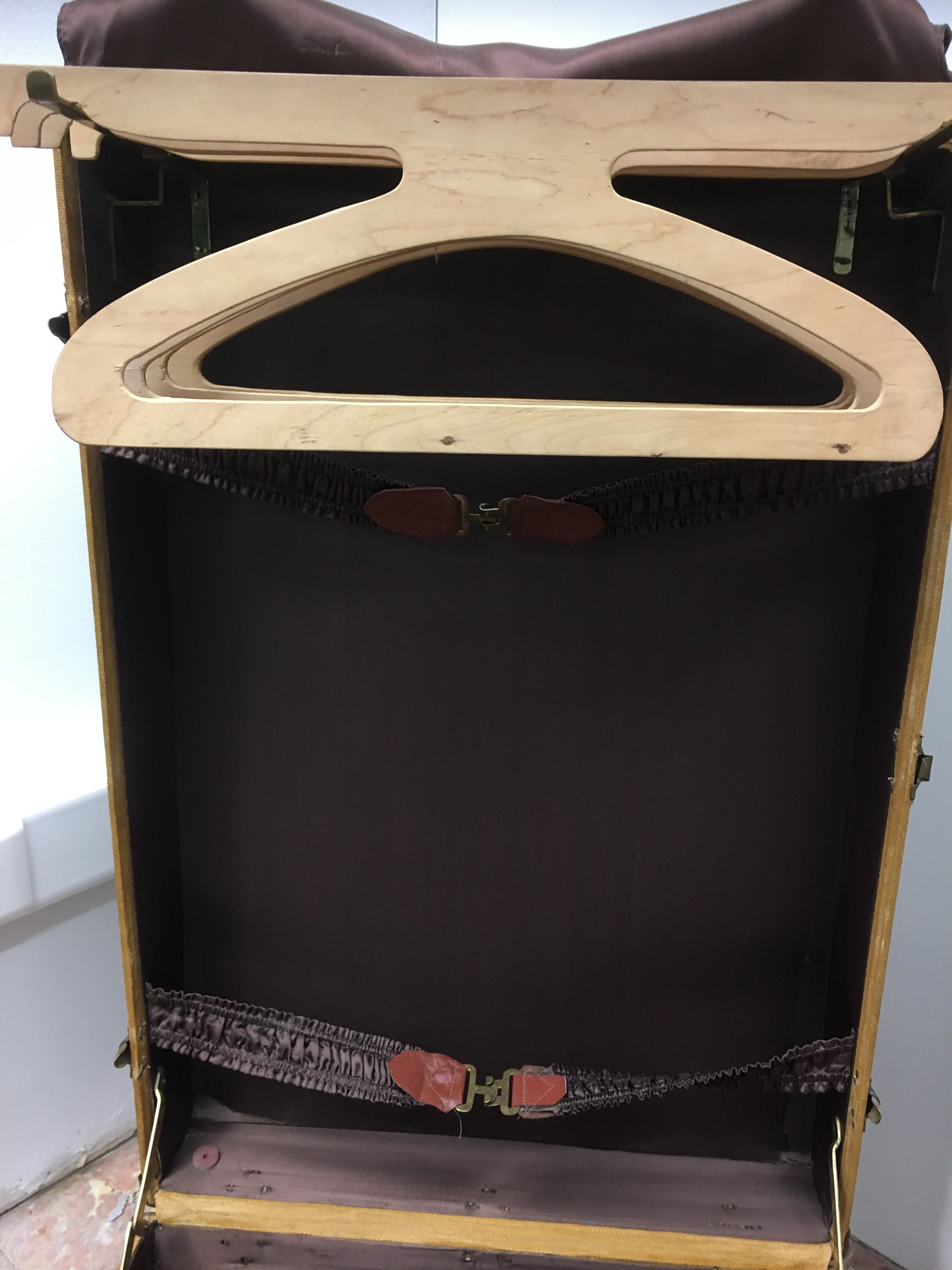 Wardrobe Trunk Vintage Steamer Trunk C1950 Includes 4 Wood Hangers