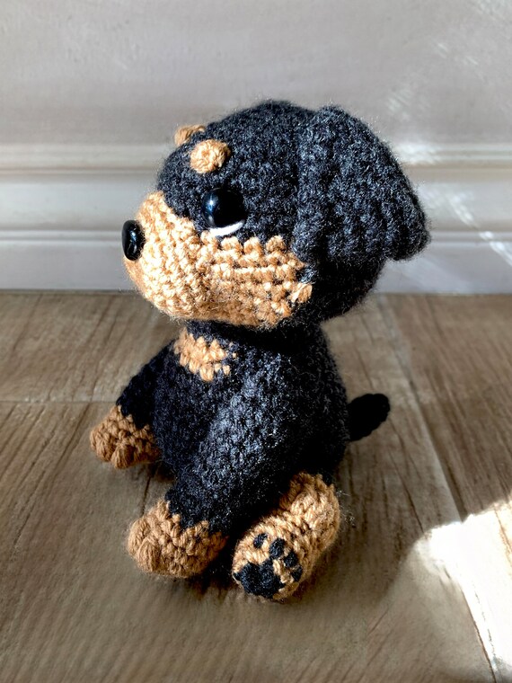 champracer Perro de peluche de peluche de Rottweiler realista perro de peluche perro de peluche de pie negro juguete de peluche regalo para niños niñas (27 cm