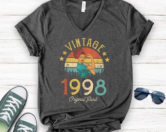 what to buy a 22 year old