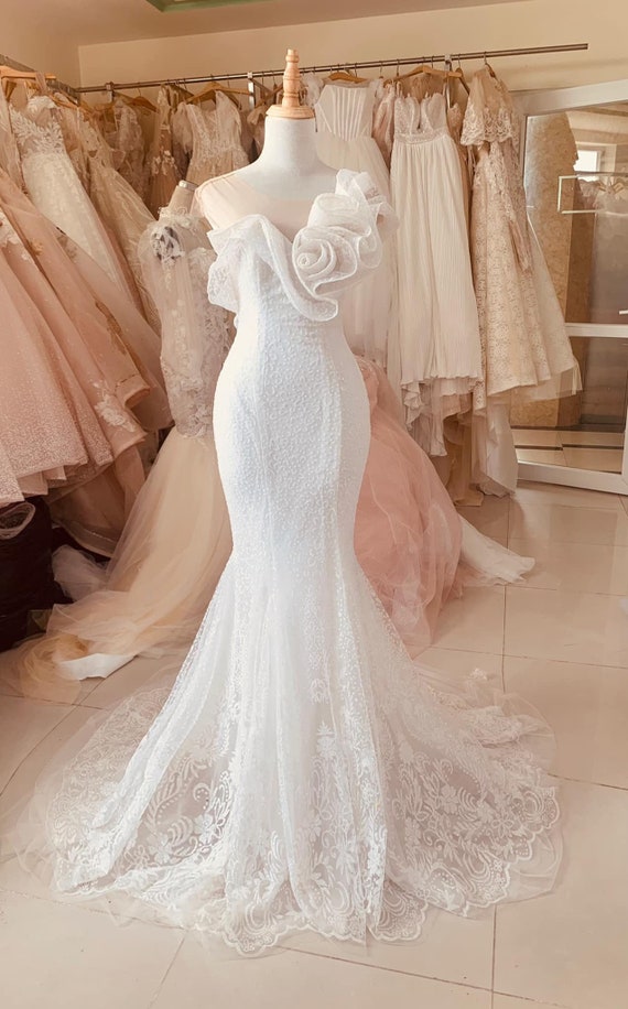 Vestido de Novia corte Sirena con Encaje en Capas. – Boutique