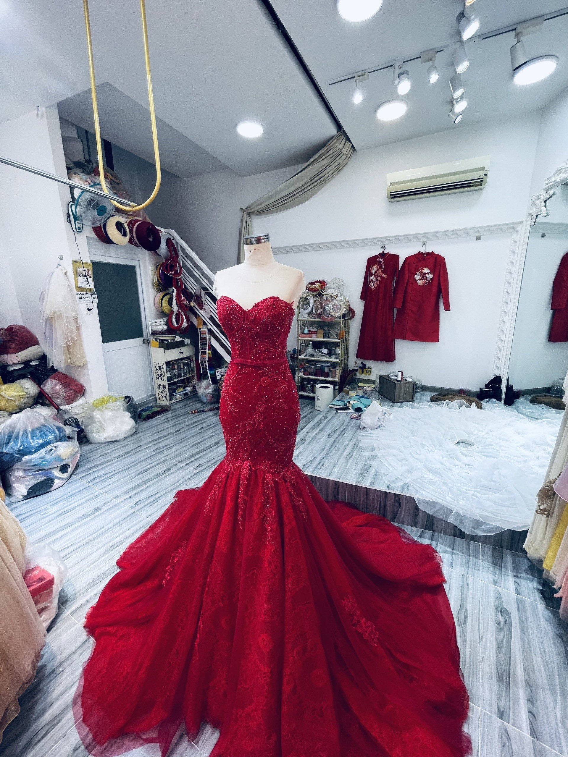 Handmade Red Tulle Princess Cathedral Red Gown For Wedding With Flower  Accents, Pleated Satin Bow Belt, And Empire Waist 2021 African Bridal Gown  From Lovemydress, $109.1