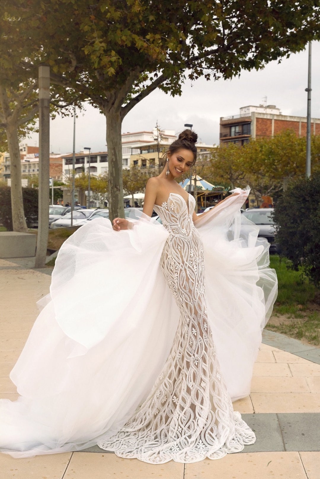 white mermaid wedding dress