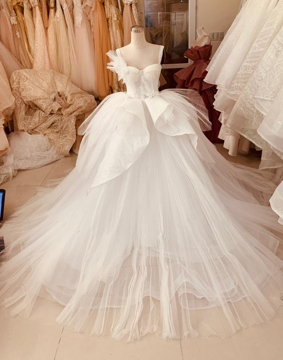 Off the Shoulder Pure White Wedding Dresses Simple Bridal Gown VW1681 –  Viniodress