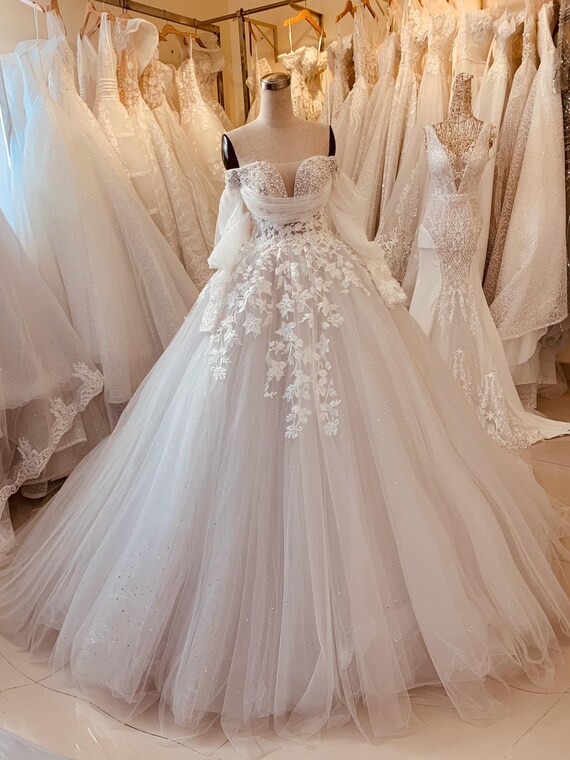 vimans Womens Ivory Detachable Handmade Flowers Pleated Wedding Dresses vimans Womens Ivory Detachable Handmade Flowers Pleated Wedding Dresses
