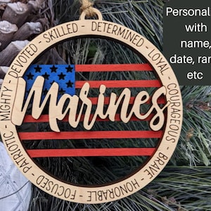 Marines Ornament oder Auto Charme - Geschenk für Militär im aktiven Dienst oder Marine im Ruhestand - Personalisieren Sie die Rückseite mit Namen, Rang, Datum des Dienstes